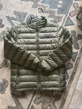 Patagonia Olive Packable Down Jacket